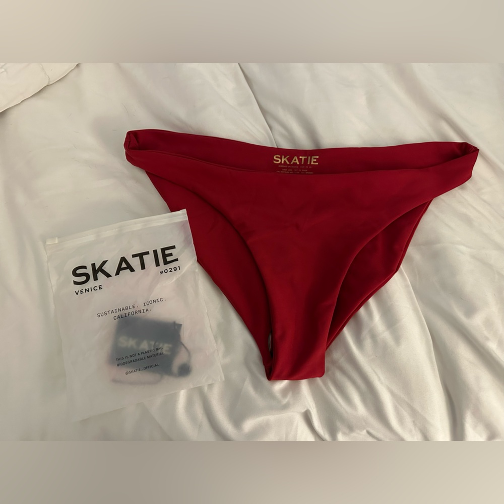SKATIE Cheryl Bottom